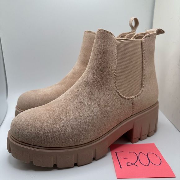 CUSHIONAIRE Women's slip on chelsea boot +Memory Foam 8 TAN - Picture 3 of 7